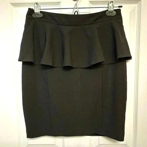 ❤️ Dynamite Black Skirt with Ruffle Size  Small - Picture 6 of 10